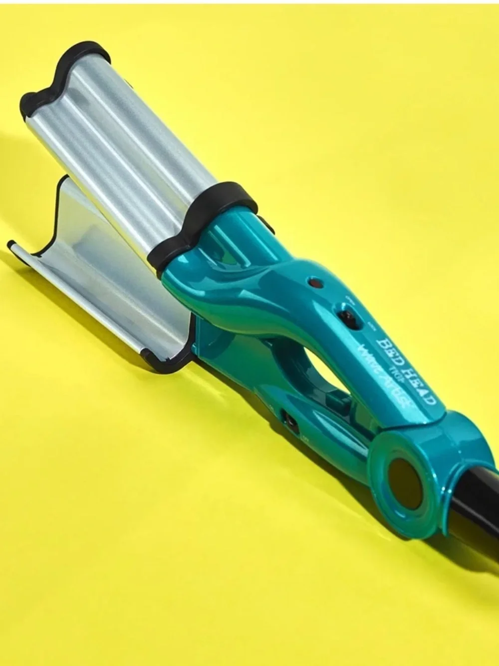 BedHead Teal Triple Barrel Wave Artist Crimper